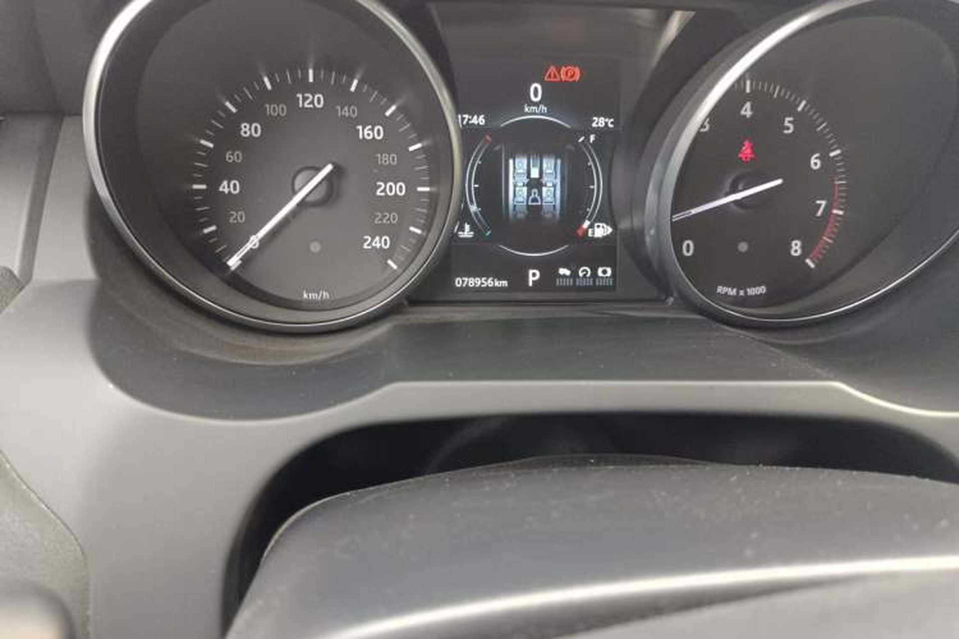 Used Land Rover Range Evoque 2017 2.0T SE Smart Glow Edition Odometer Close Up