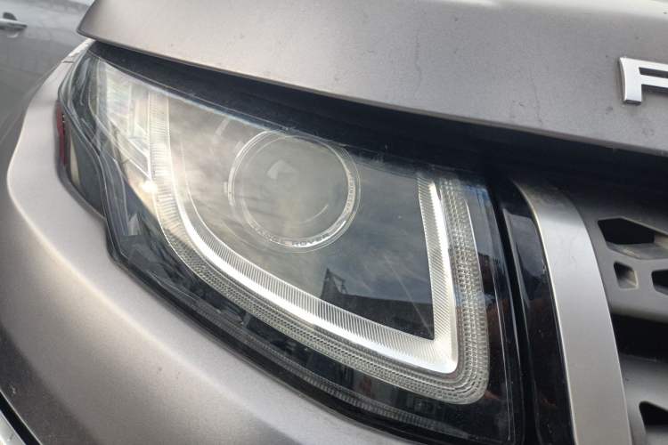 Used Land Rover Range Evoque 2017 2.0T SE Smart Glow Edition Right Front Headlight