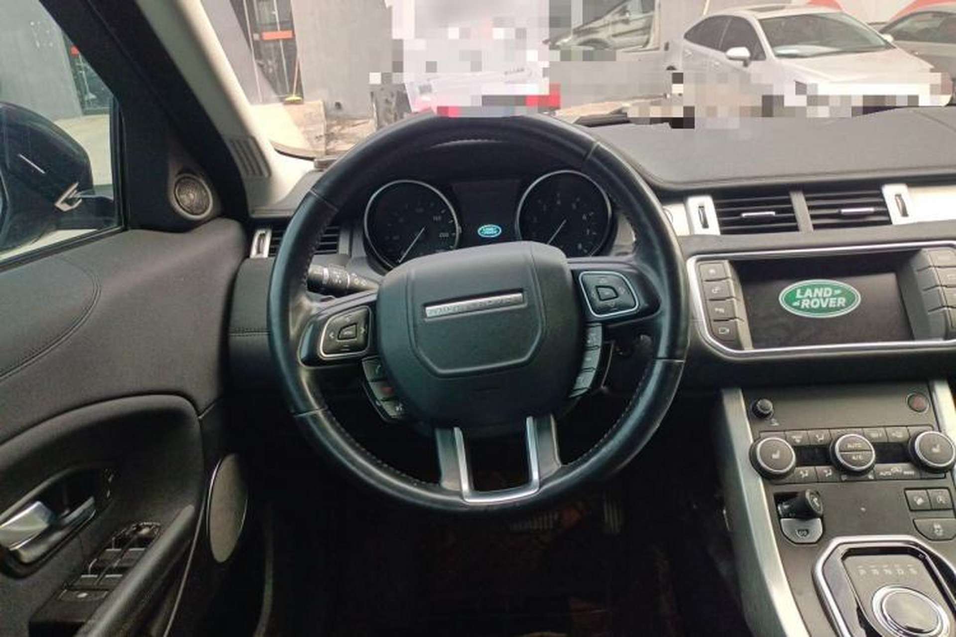 Used Land Rover Range Evoque 2017 2.0T SE Smart Glow Edition Steering Wheel