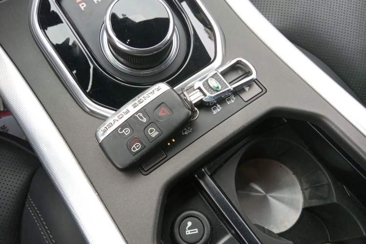 Used Land Rover Range Evoque 2017 2.0T Convertible Edition Interior 1