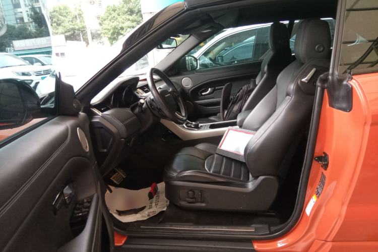 Used Land Rover Range Evoque 2017 2.0T Convertible Edition Interior 4