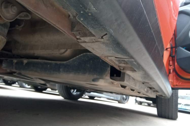Used Land Rover Range Evoque 2017 2.0T Convertible Edition Right Side Sill