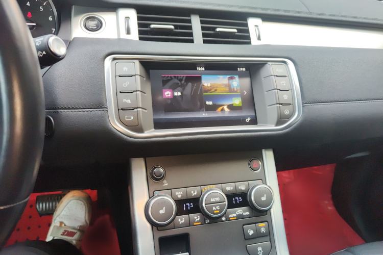 Used Land Rover Range Evoque 2017 2.0T SE Smart Glow Edition Audio And AC Panel