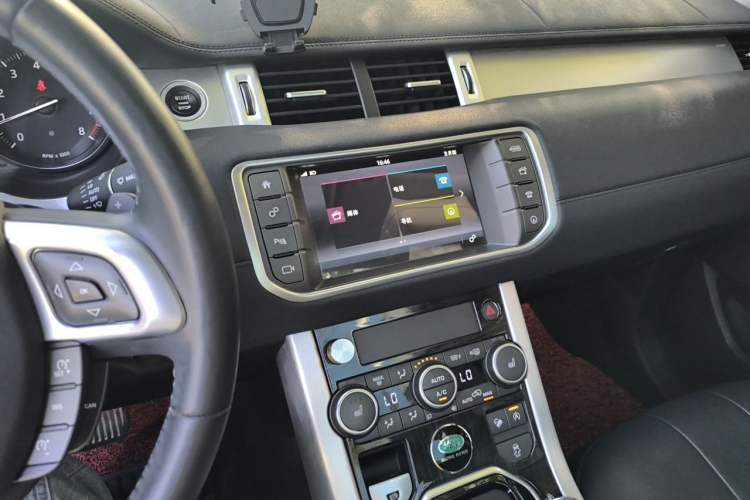 Used Land Rover Range Evoque 2017 2.0T British-Style Prestige Edition Audio And AC Panel