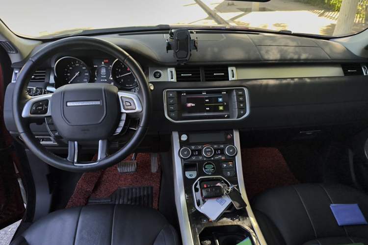 Used Land Rover Range Evoque 2017 2.0T British-Style Prestige Edition Center Console