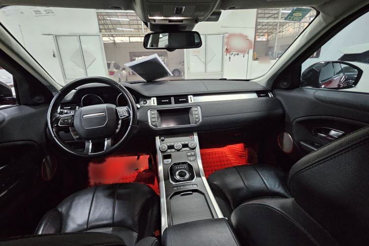 Used Land Rover Range Evoque 2017 2.0T SE Smart Glow Edition Interior 2