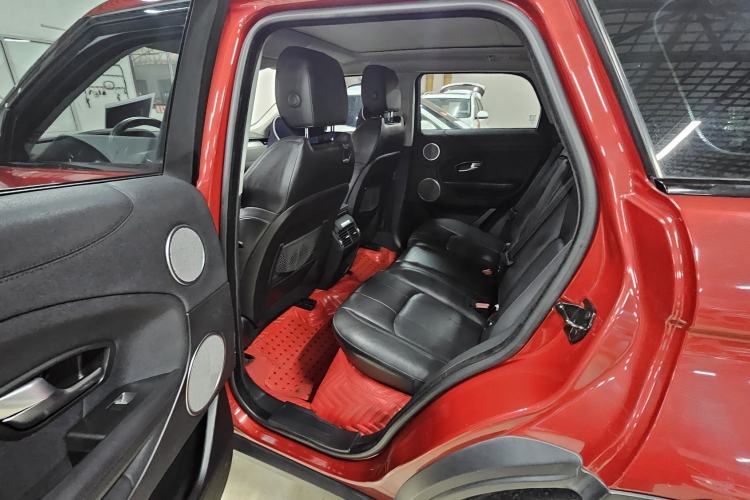 Used Land Rover Range Evoque 2017 2.0T SE Smart Glow Edition Interior 4