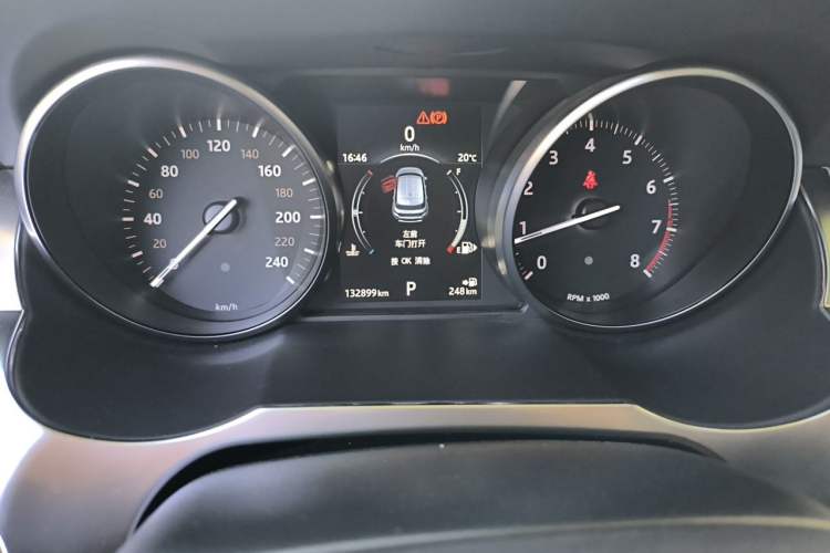Used Land Rover Range Evoque 2017 2.0T British-Style Prestige Edition Odometer Close Up