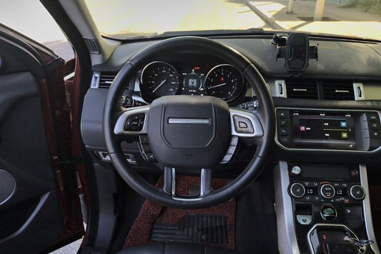 Used Land Rover Range Evoque 2017 2.0T British-Style Prestige Edition Steering Wheel