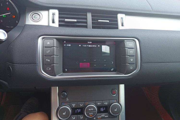 Used Land Rover Range Evoque 2017 2.0T SE Smart Glow Edition Audio And AC Panel
