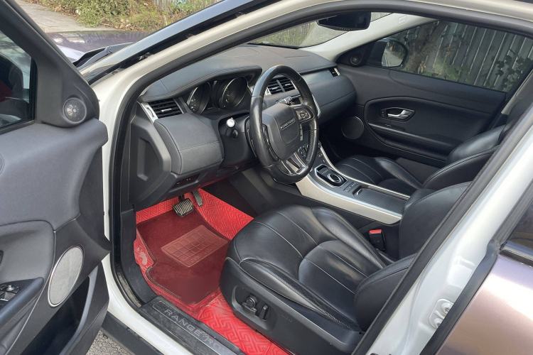 Used Land Rover Range Evoque 2017 2.0T SE Smart Glow Edition Interior 2