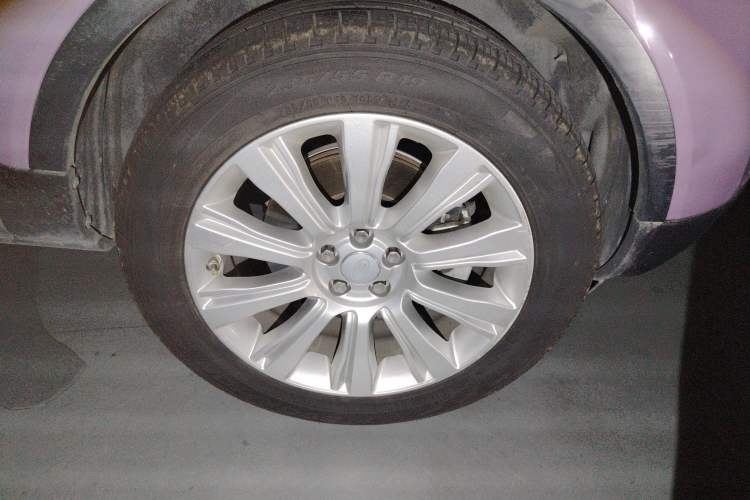 Used Land Rover Range Evoque 2017 2.0T SE Smart Glow Edition Right Front Wheel Hub
