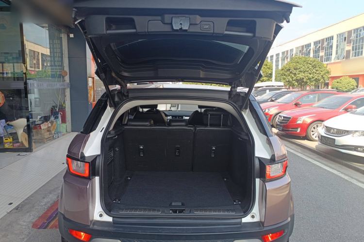 Used Land Rover Range Evoque 2017 2.0T SE Smart Glow Edition Trunk