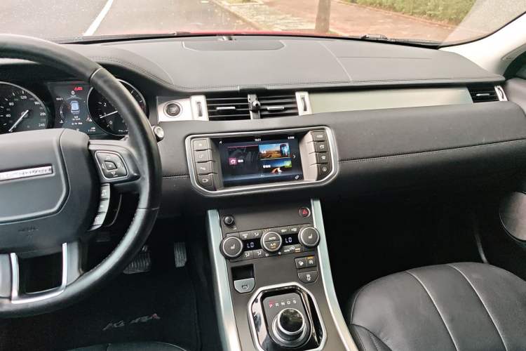 Used Land Rover Range Evoque 2017 2.0T British-Style Prestige Edition Audio And AC Panel