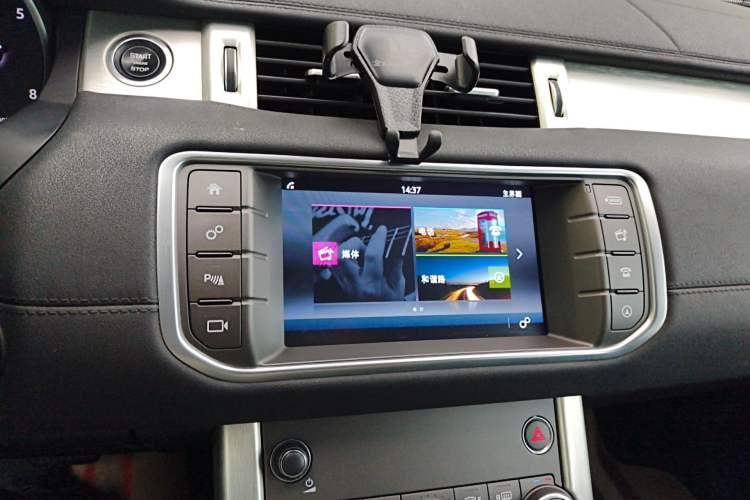 Used Land Rover Range Evoque 2017 2.0T British-Style Prestige Edition Audio And AC Panel