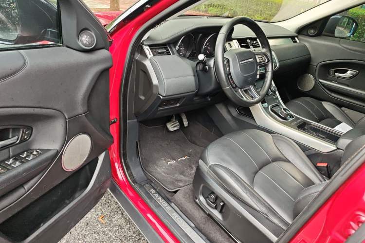 Used Land Rover Range Evoque 2017 2.0T British-Style Prestige Edition Driver Seat