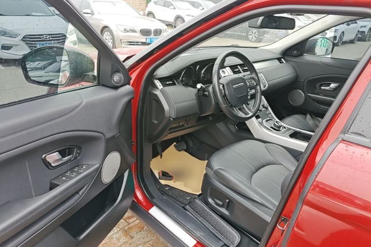 Used Land Rover Range Evoque 2017 2.0T PURE Style Edition Driver Seat