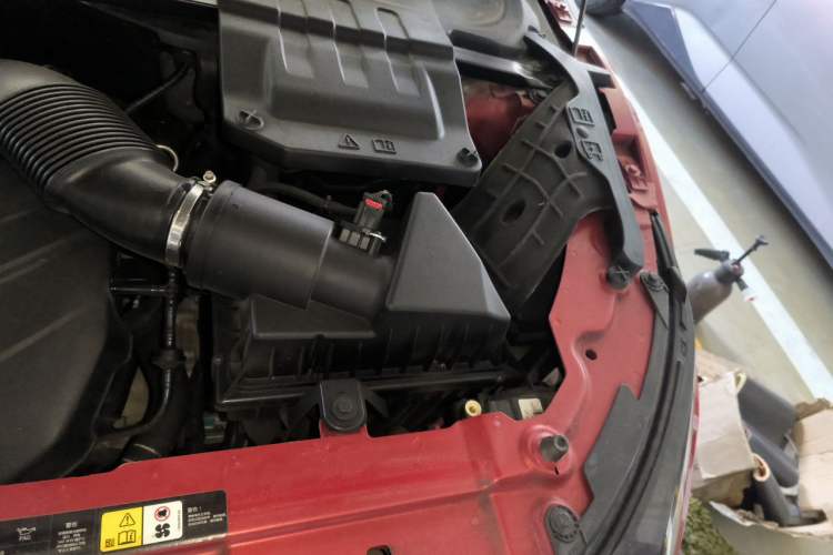 Used Land Rover Range Evoque 2017 2.0T SE Smart Glow Edition Engine Bay Left