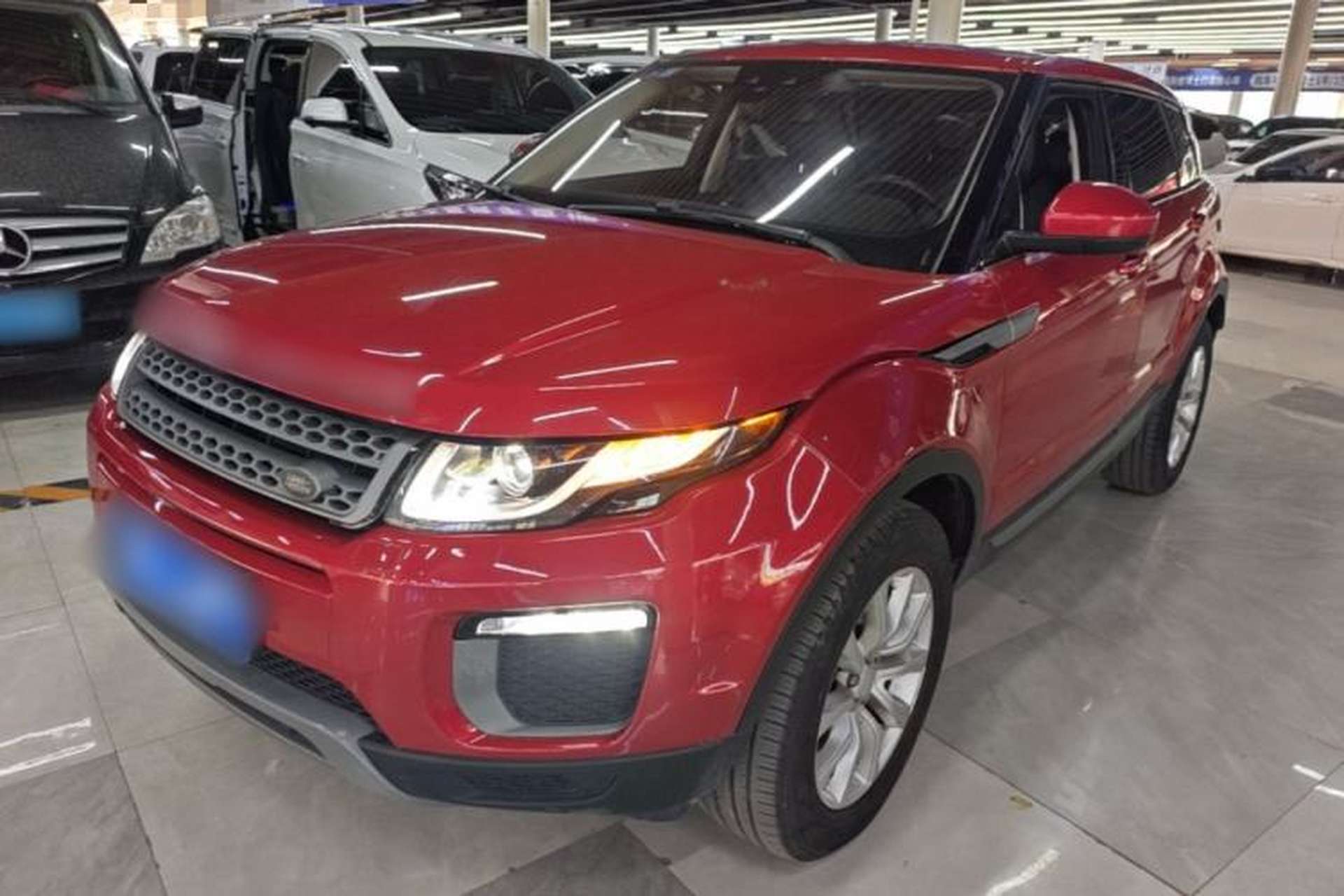 Used Land Rover Range Evoque 2017 2.0T PURE Style Edition Front Left 45 Deg