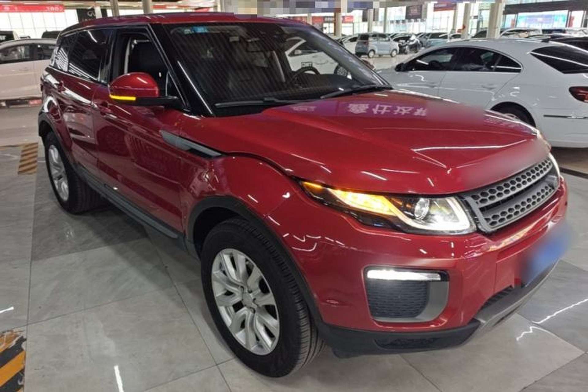 Used Land Rover Range Evoque 2017 2.0T PURE Style Edition Front Right 45 Deg