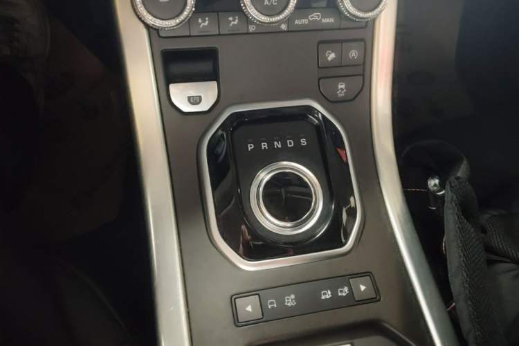 Used Land Rover Range Evoque 2017 2.0T SE Smart Glow Edition Gear Lever