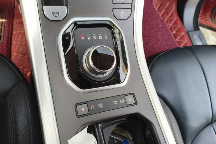 Used Land Rover Range Evoque 2017 2.0T SE Smart Glow Edition Gear Lever