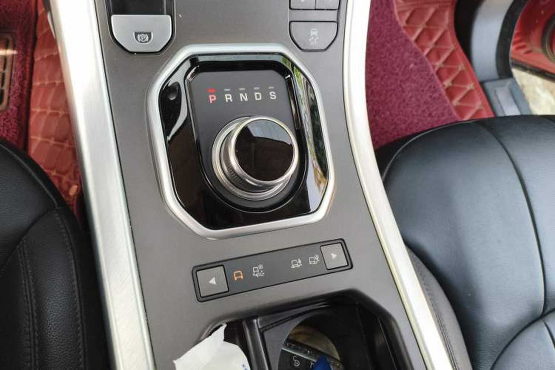 Used Land Rover Range Evoque 2017 2.0T SE Smart Glow Edition Gear Lever