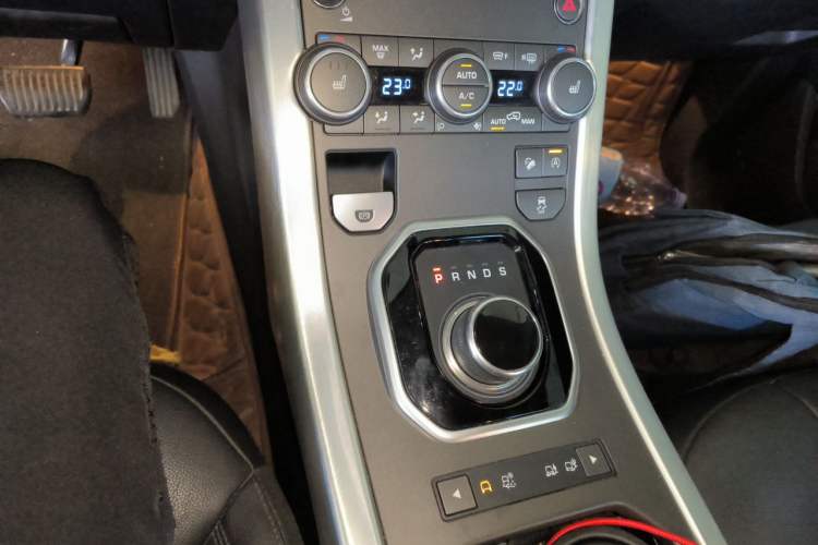 Used Land Rover Range Evoque 2017 2.0T SE Smart Glow Edition Gear Lever