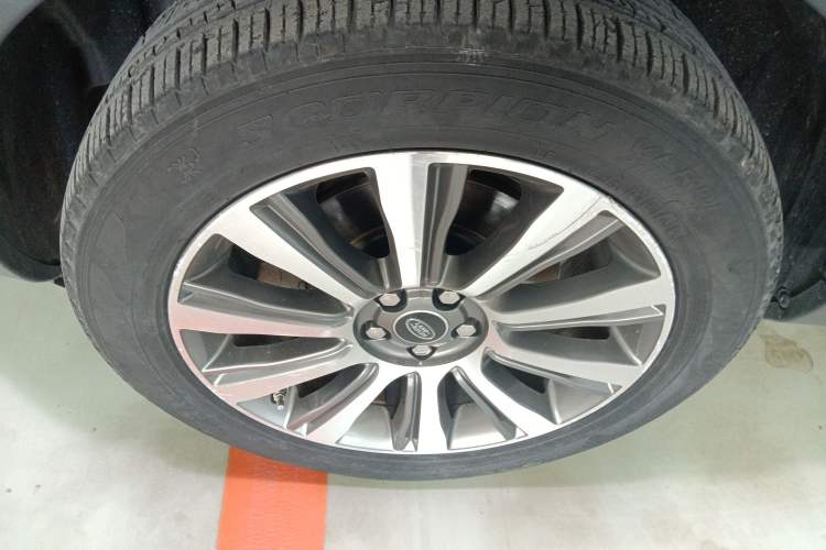 Used Land Rover Range Evoque 2017 2.0T British-Style Prestige Edition Left Front Wheel Hub