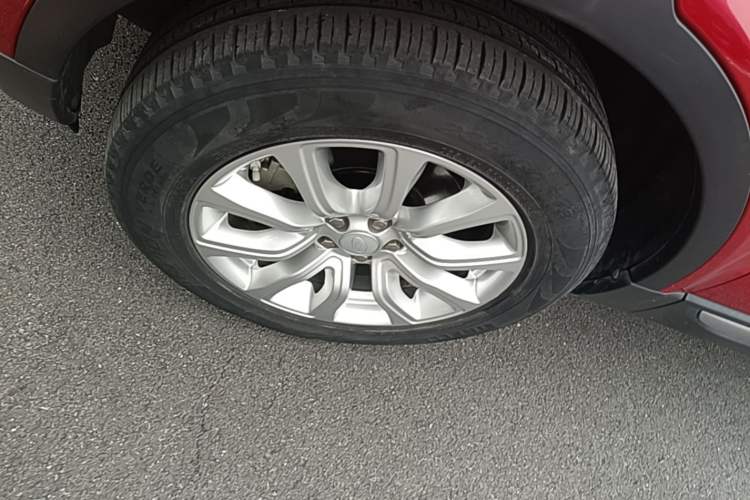 Used Land Rover Range Evoque 2017 2.0T PURE Style Edition Left Front Wheel Hub