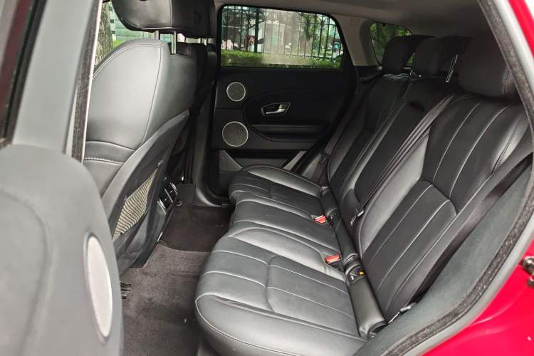 Used Land Rover Range Evoque 2017 2.0T British-Style Prestige Edition Left Rear Seat