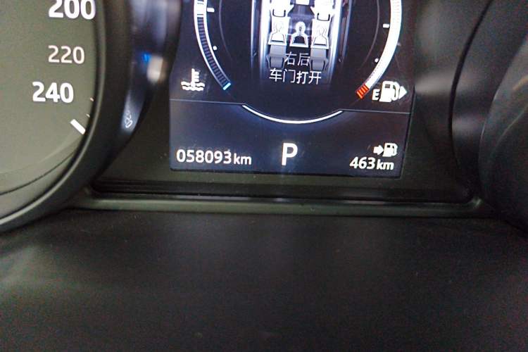 Used Land Rover Range Evoque 2017 2.0T British-Style Prestige Edition Odometer Close Up
