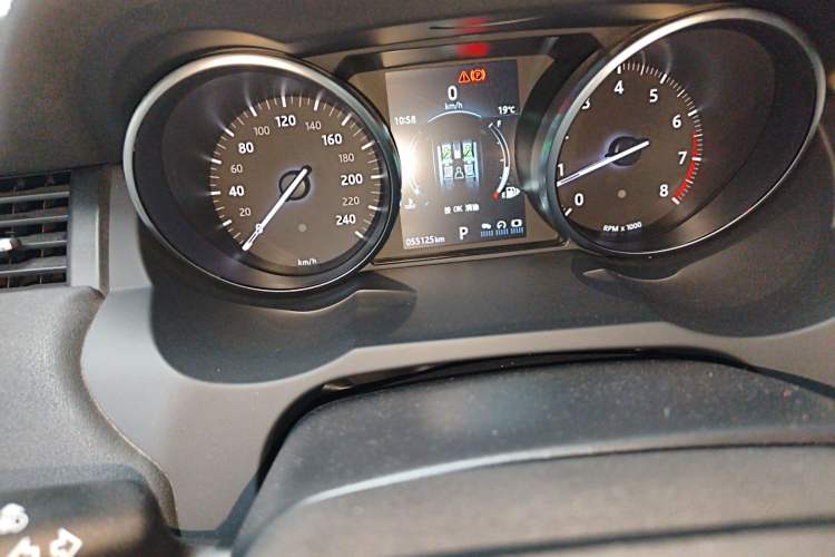 Used Land Rover Range Evoque 2017 2.0T SE PLUS Smart Enjoyment Edition Odometer Close Up
