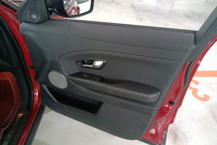 Used Land Rover Range Evoque 2017 2.0T British-Style Prestige Edition Right Front Door Interior