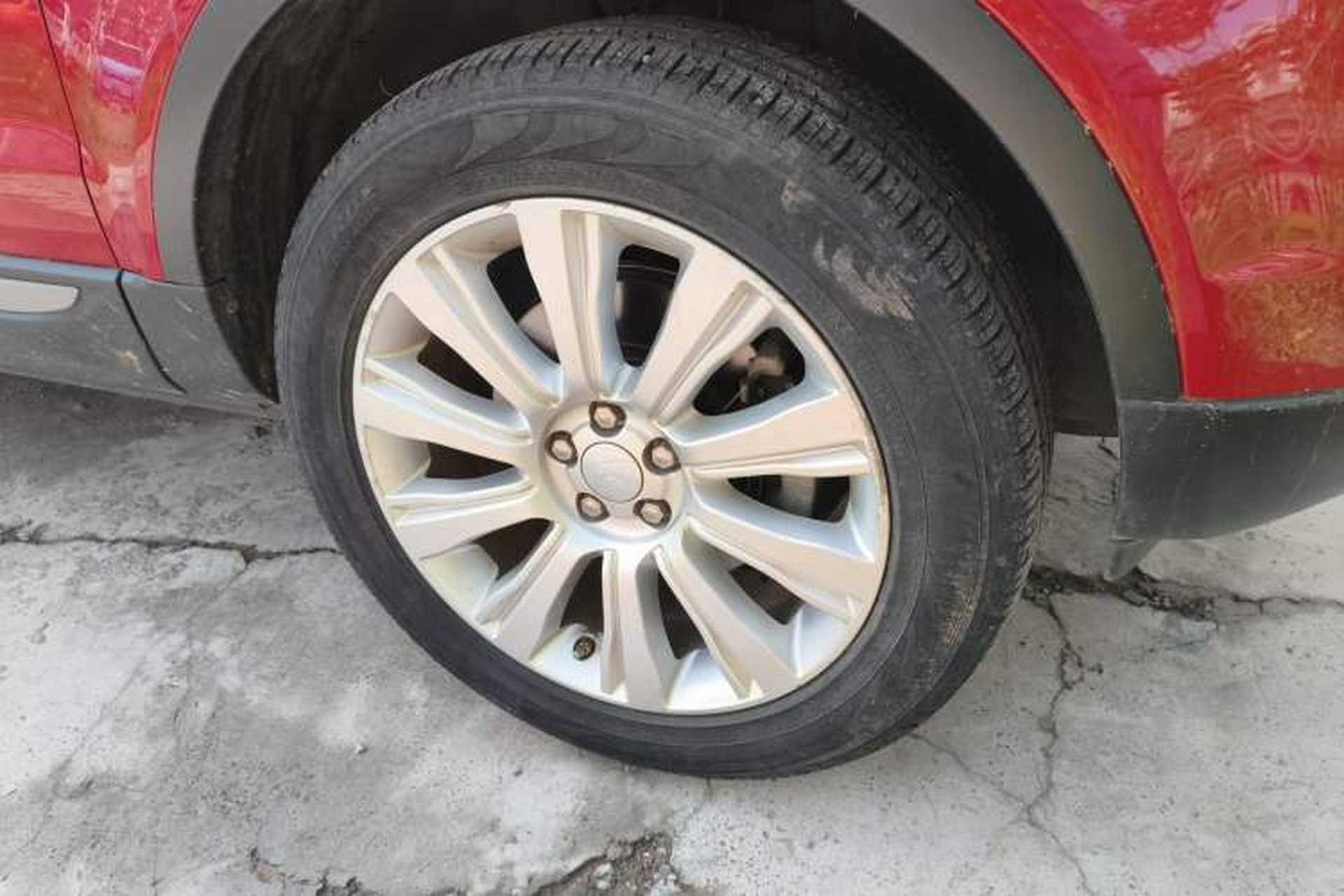 Used Land Rover Range Evoque 2017 2.0T SE Smart Glow Edition Right Front Wheel Hub