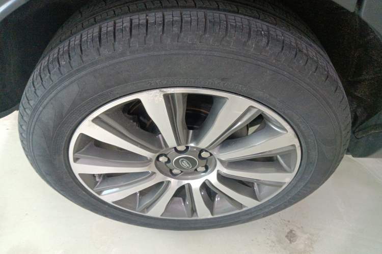 Used Land Rover Range Evoque 2017 2.0T British-Style Prestige Edition Right Rear Wheel Hub