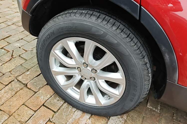 Used Land Rover Range Evoque 2017 2.0T PURE Style Edition Right Rear Wheel Hub