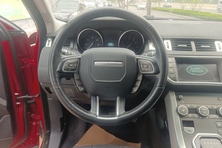 Used Land Rover Range Evoque 2017 2.0T British-Style Prestige Edition Steering Wheel