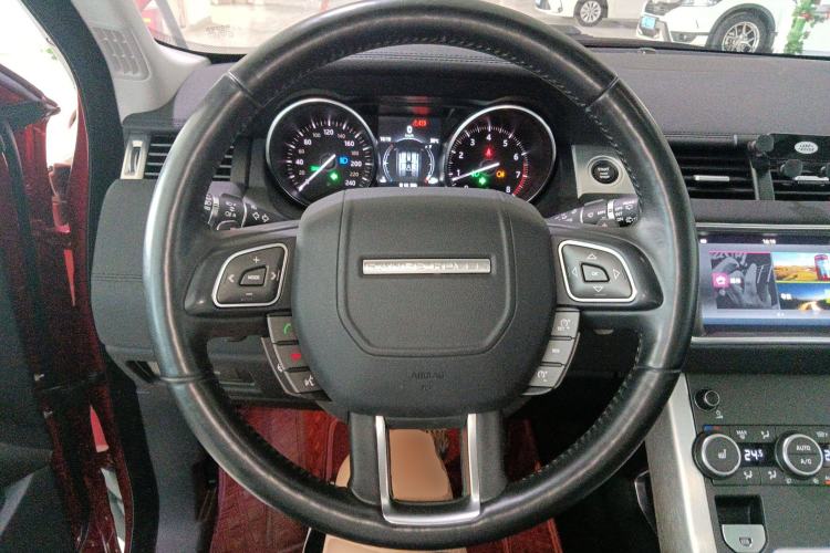 Used Land Rover Range Evoque 2017 2.0T British-Style Prestige Edition Steering Wheel