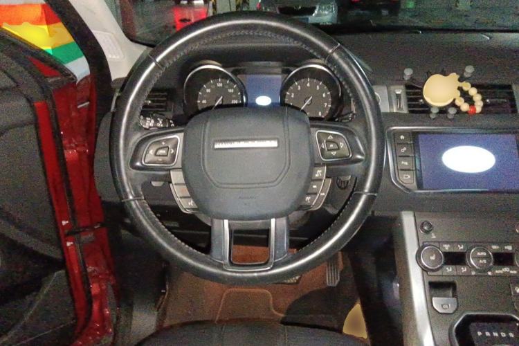 Used Land Rover Range Evoque 2017 2.0T SE Smart Glow Edition Steering Wheel