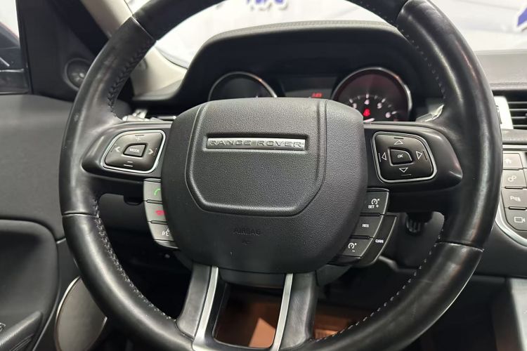 Used Land Rover Range Evoque 2017 2.0T SE Smart Glow Edition Steering Wheel