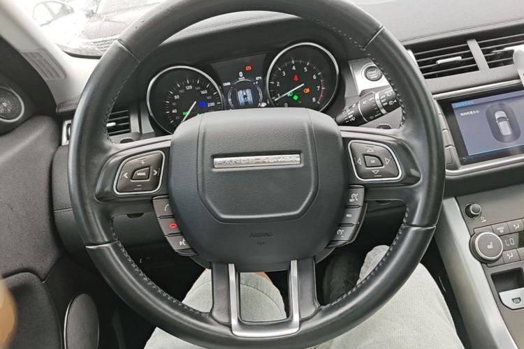 Used Land Rover Range Evoque 2017 2.0T PURE Style Edition Steering Wheel