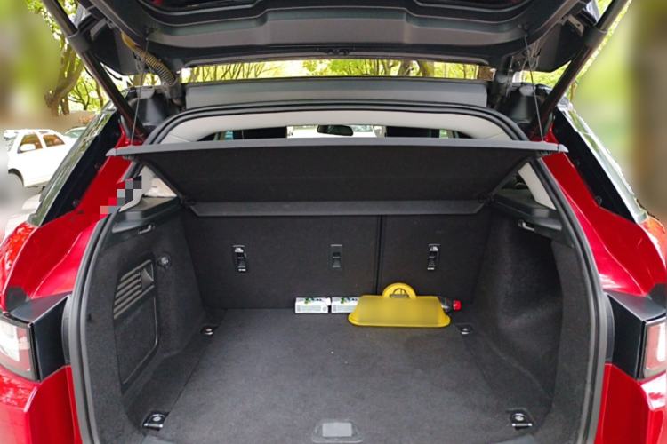 Used Land Rover Range Evoque 2017 2.0T British-Style Prestige Edition Trunk