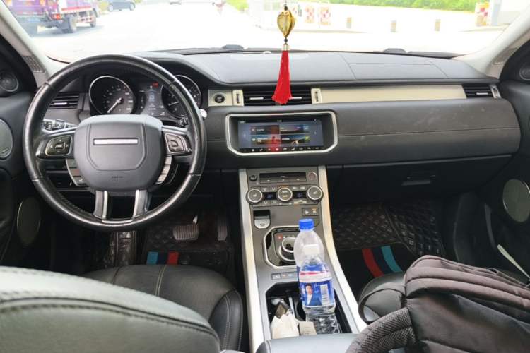 Used Land Rover Range Evoque 2017 2.0T SE PLUS Smart Enjoyment Edition Center Console