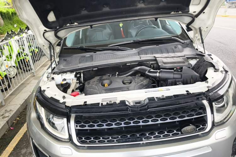 Used Land Rover Range Evoque 2017 2.0T SE PLUS Smart Enjoyment Edition Engine Bay Right