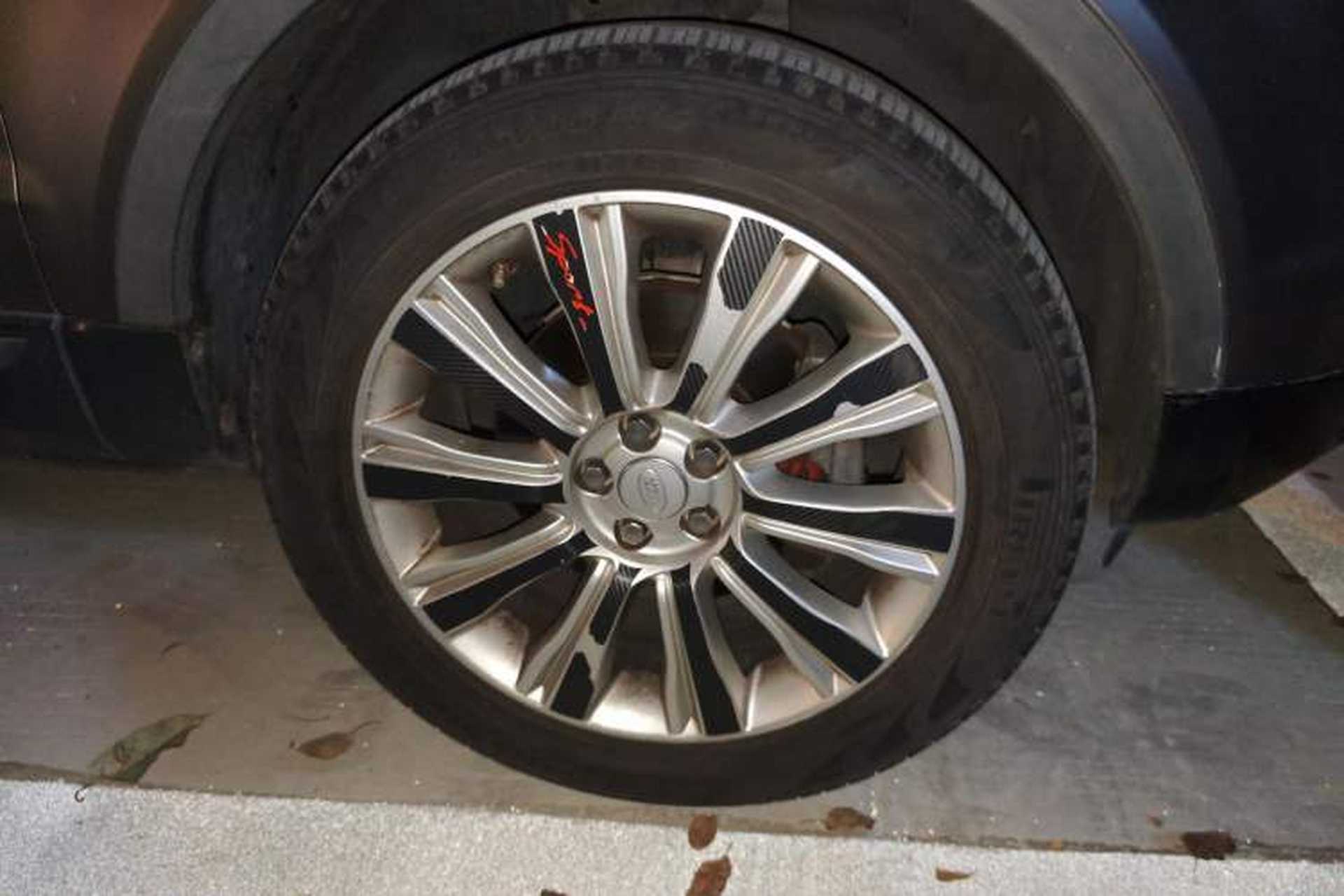 Used Land Rover Range Evoque 2017 2.0T SE Smart Glow Edition Right Front Wheel Hub