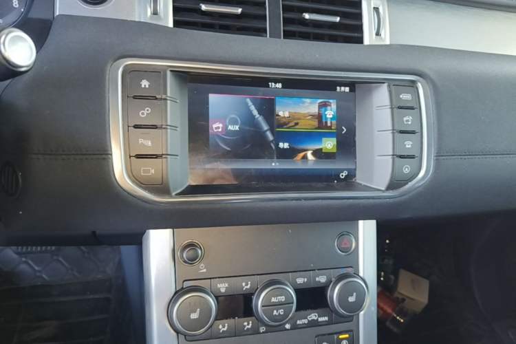 Used Land Rover Range Evoque 2017 2.0T British-Style Prestige Edition Audio And AC Panel