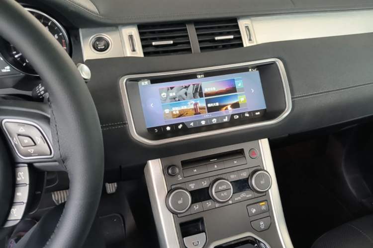 Used Land Rover Range Evoque 2017 2.0T SE PLUS Smart Enjoyment Edition Audio And AC Panel