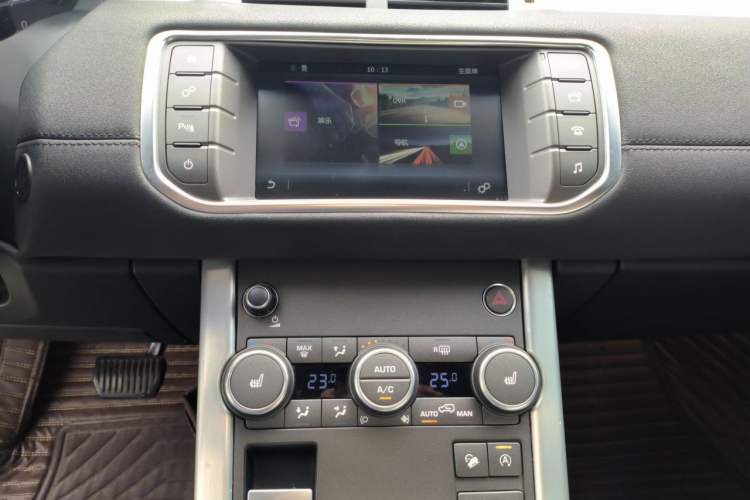Used Land Rover Range Evoque 2017 2.0T PURE Style Edition Audio And AC Panel