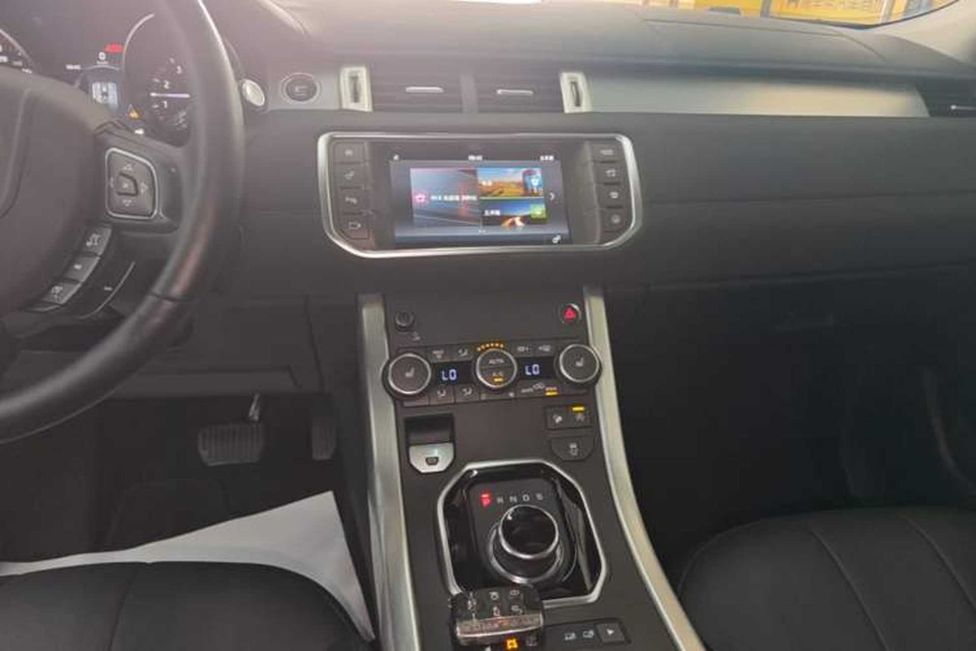 Used Land Rover Range Evoque 2017 2.0T SE Smart Glow Edition Audio And AC Panel